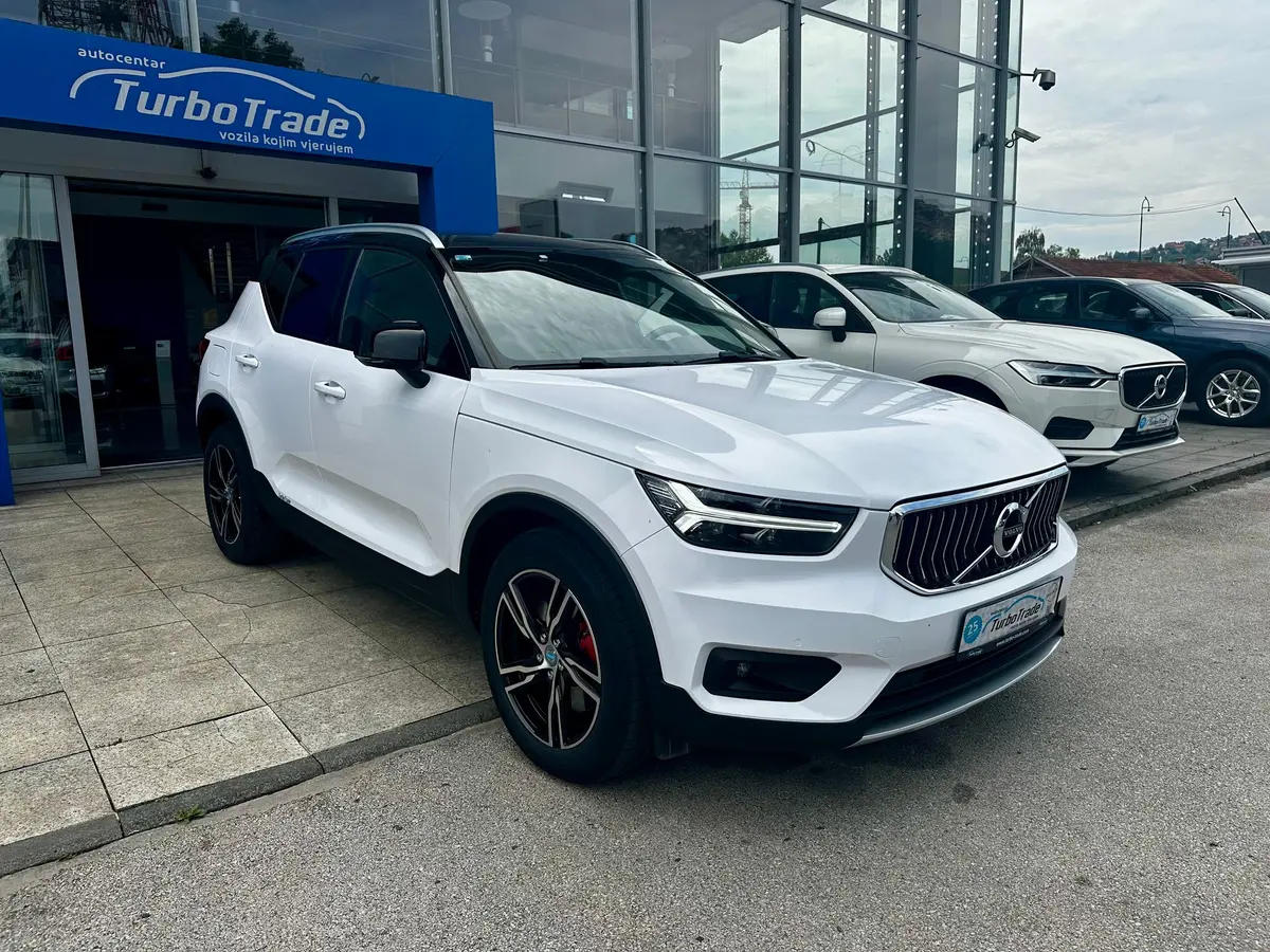 VOLVO XC40 T4 RECHARGE