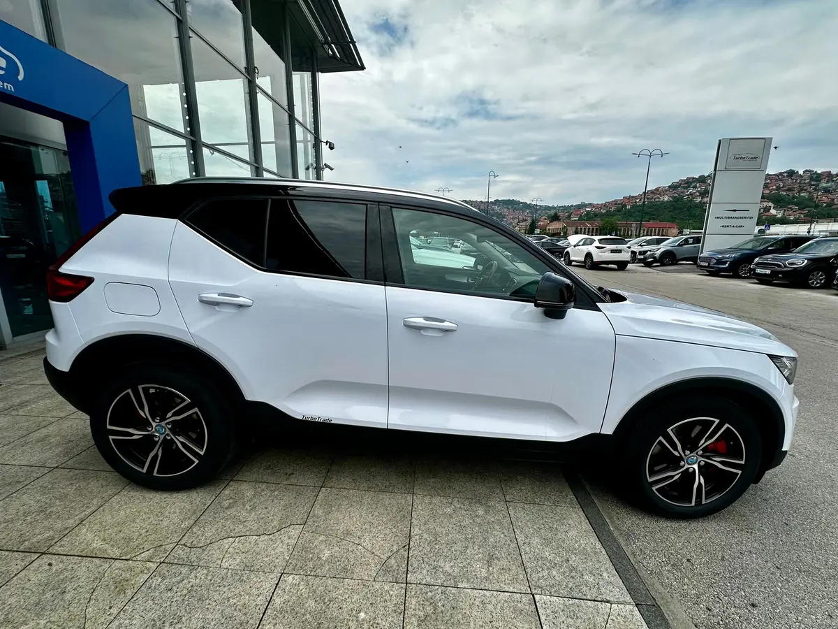 VOLVO XC40 T4 RECHARGE - 5