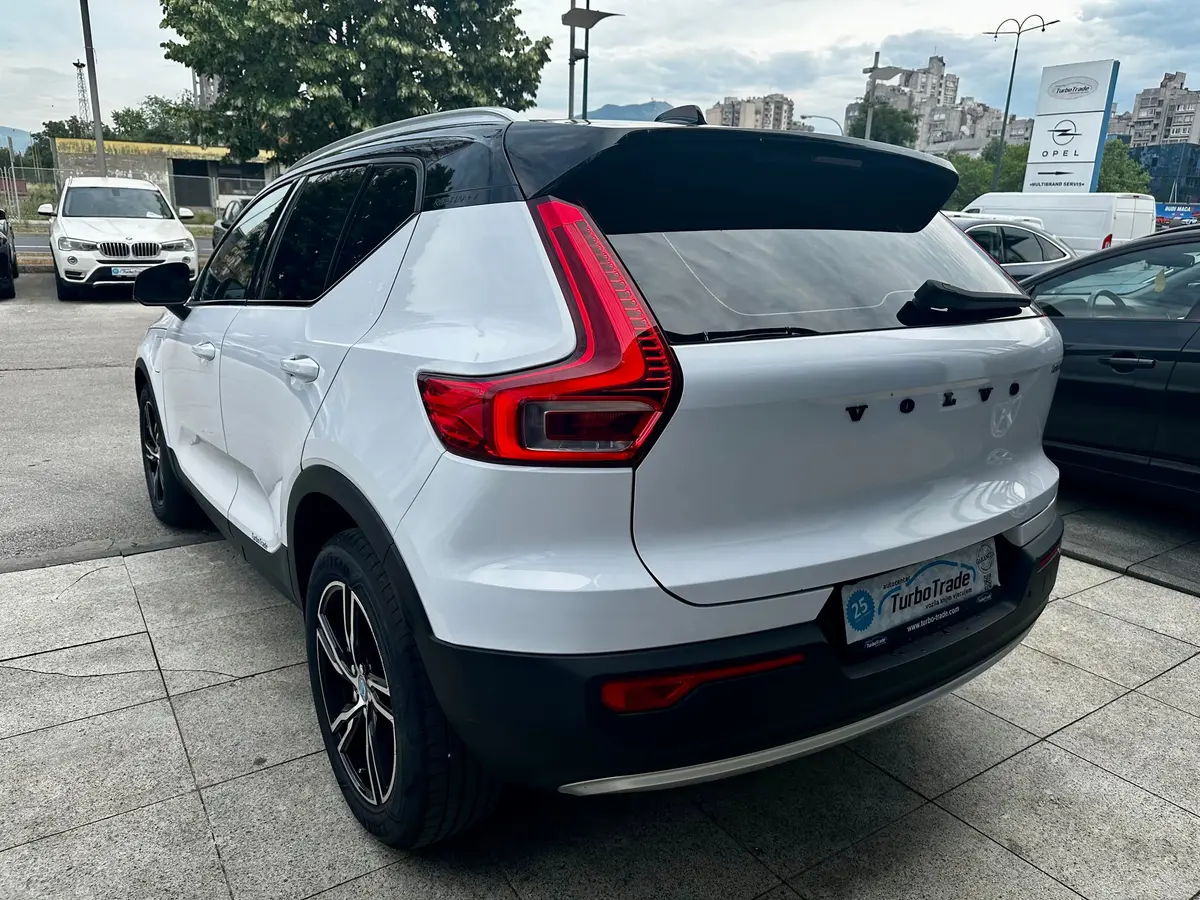 VOLVO XC40 T4 RECHARGE - 6