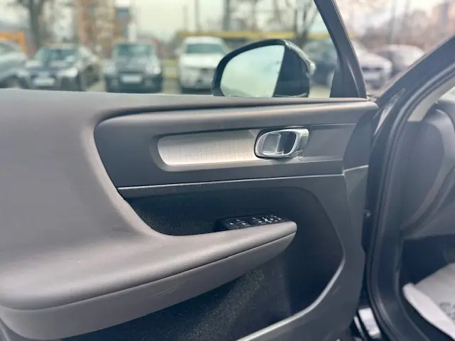 VOLVO XC40 T5 RECHARGE - 9