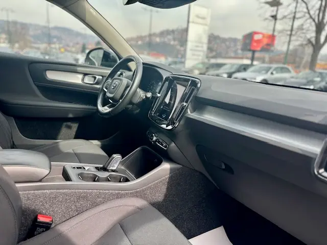 VOLVO XC40 T5 RECHARGE - 18