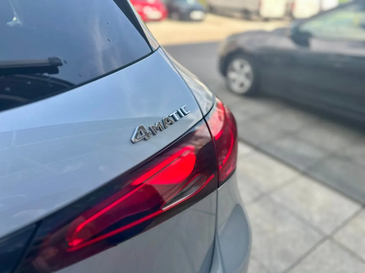 Mercedes-Benz GLC300 E 4Matic - 9
