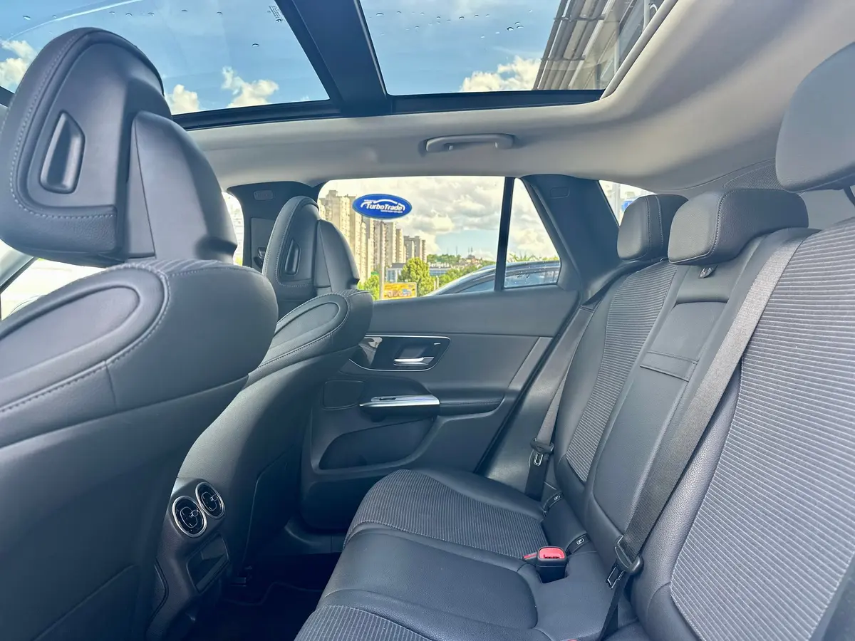 Mercedes-Benz GLC300 E 4Matic - 17
