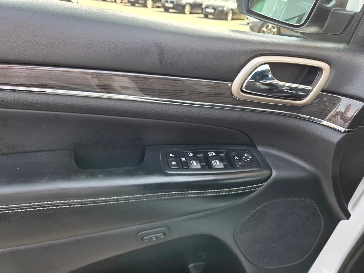 JEEP GRAND CHEROKEE 3.0 D AWD OVERLAND  - 19