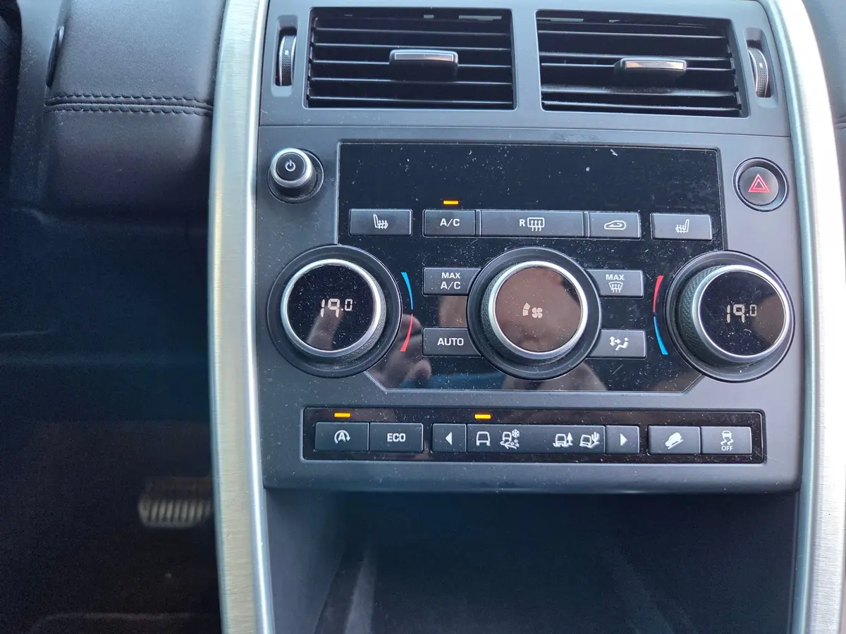 LAND ROVER DISCOVERY SPORT 4WD - 18