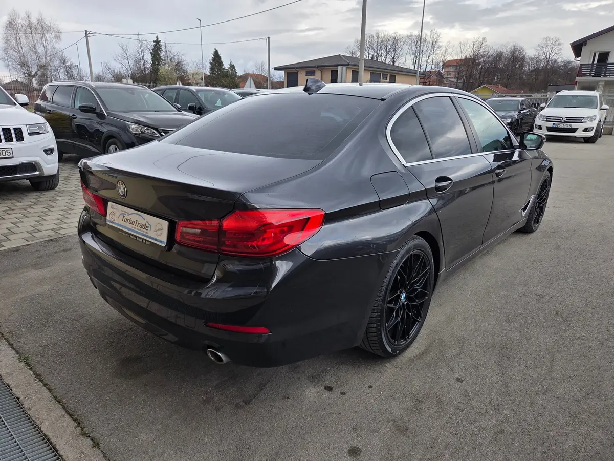 BMW 520 D AUT  - 8