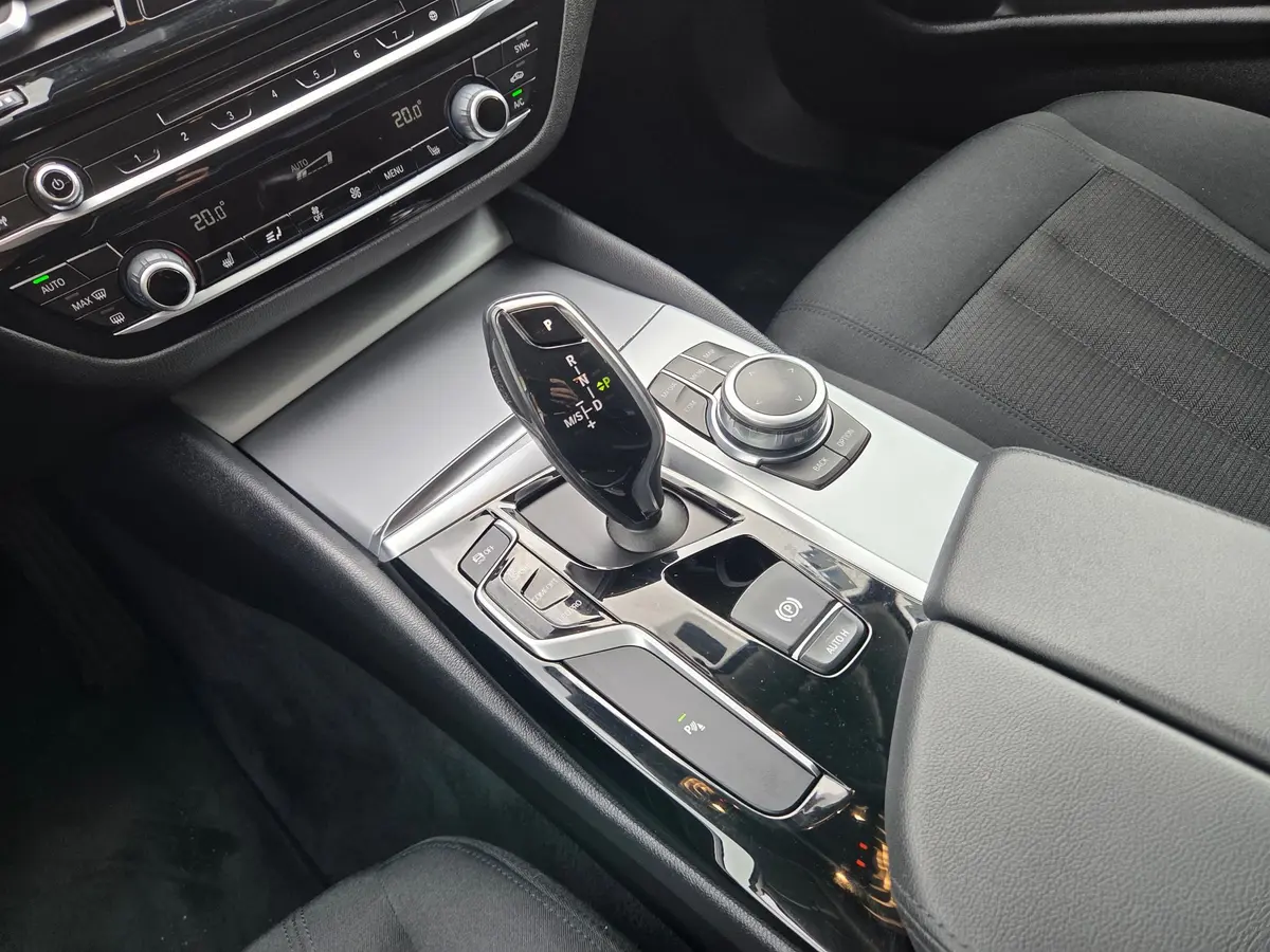 BMW 520 D AUT  - 12
