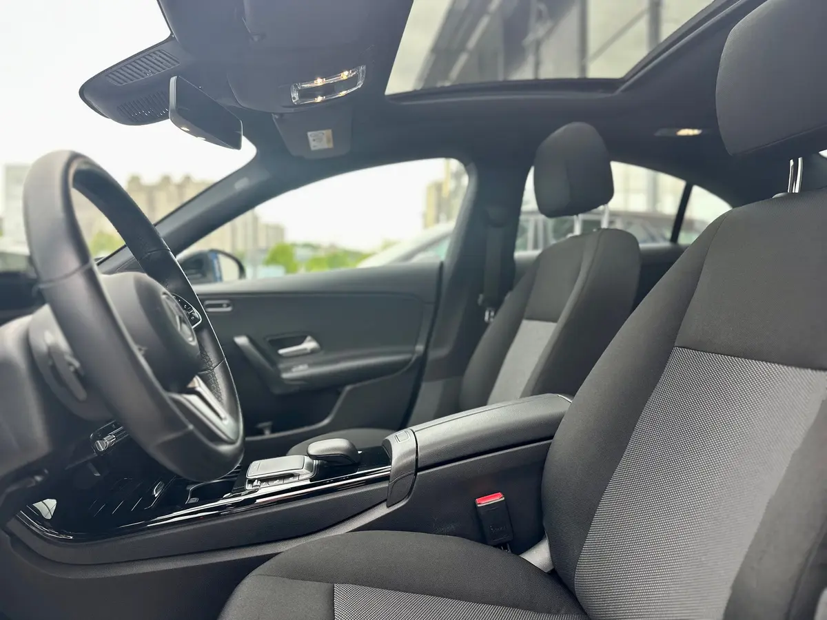 Mercedes-Benz CLA 180D Coupe  - 10