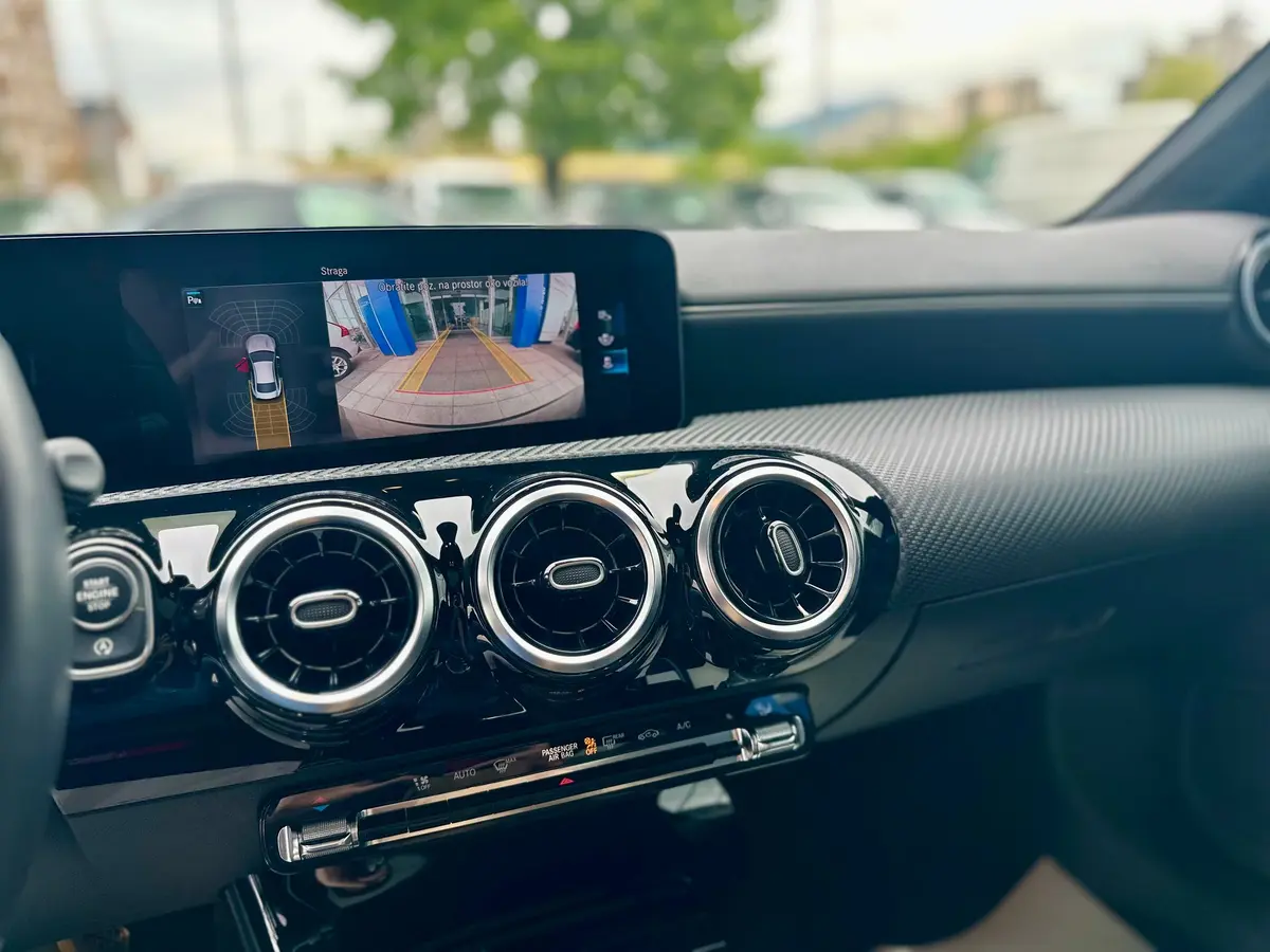 Mercedes-Benz CLA 180D Coupe  - 15