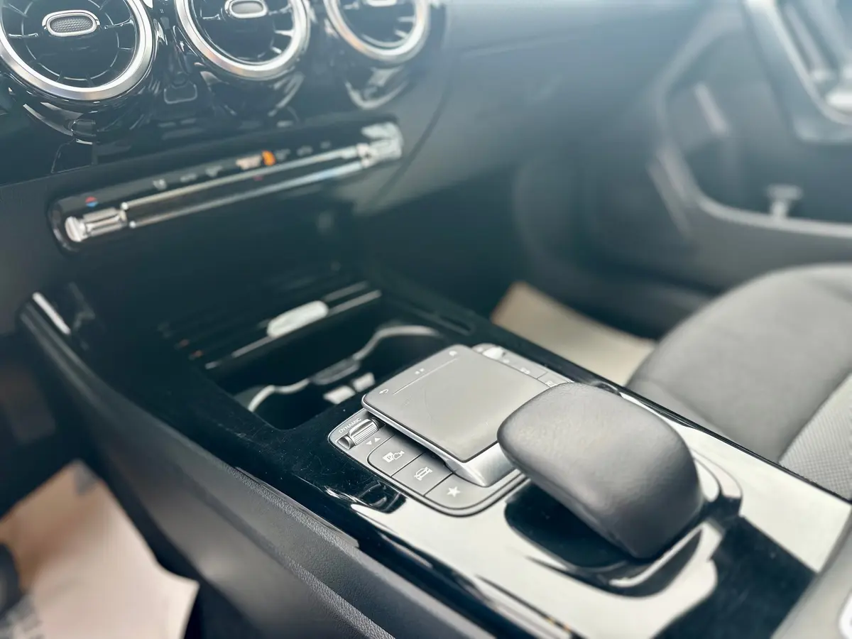 Mercedes-Benz CLA 180D Coupe  - 16