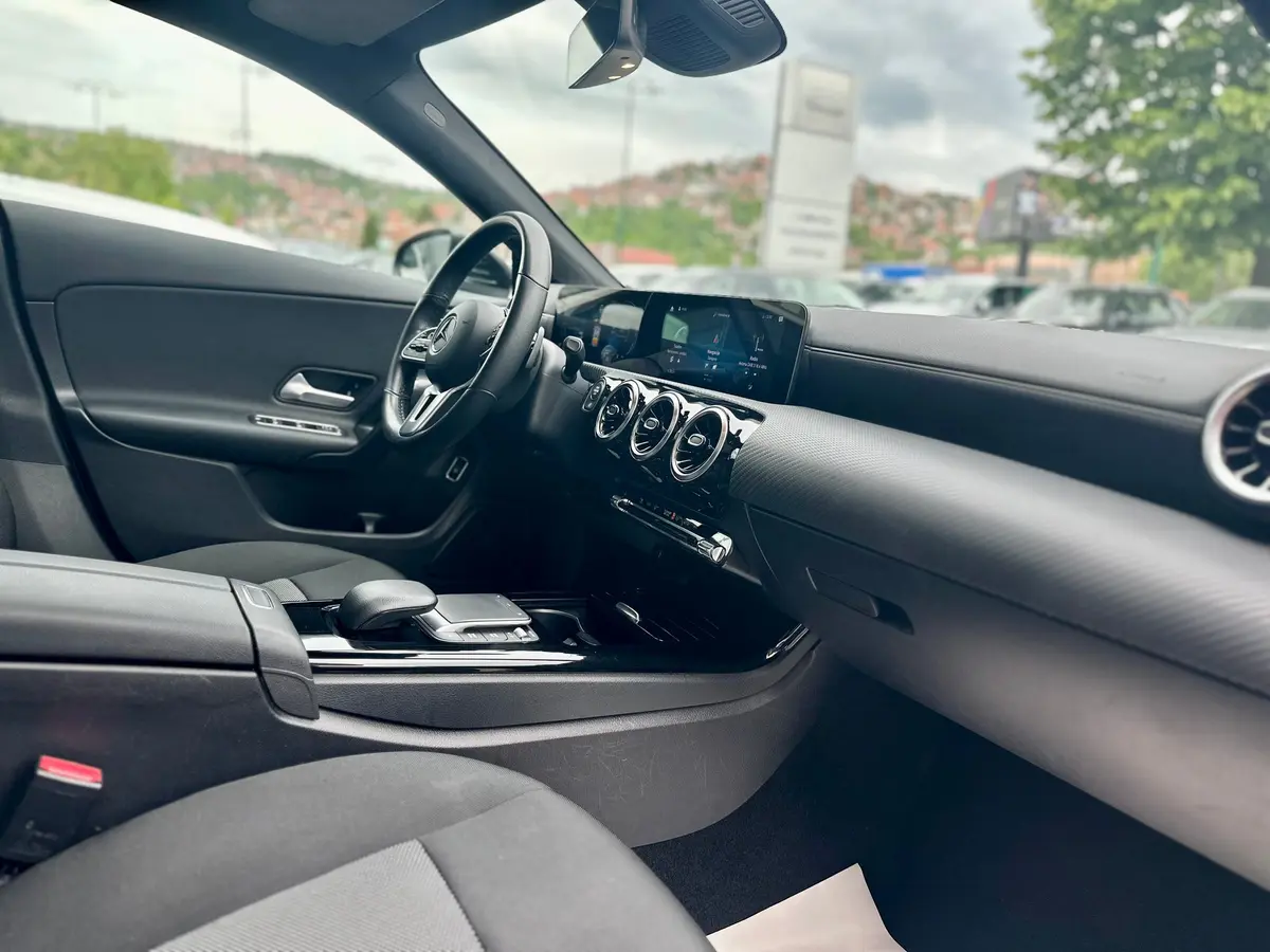 Mercedes-Benz CLA 180D Coupe - 18