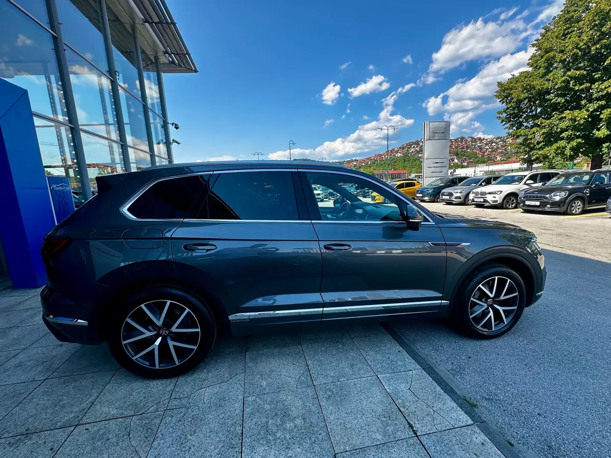 Volkswagen Touareg 3.0 V6 Hybrid 4Motion - 4