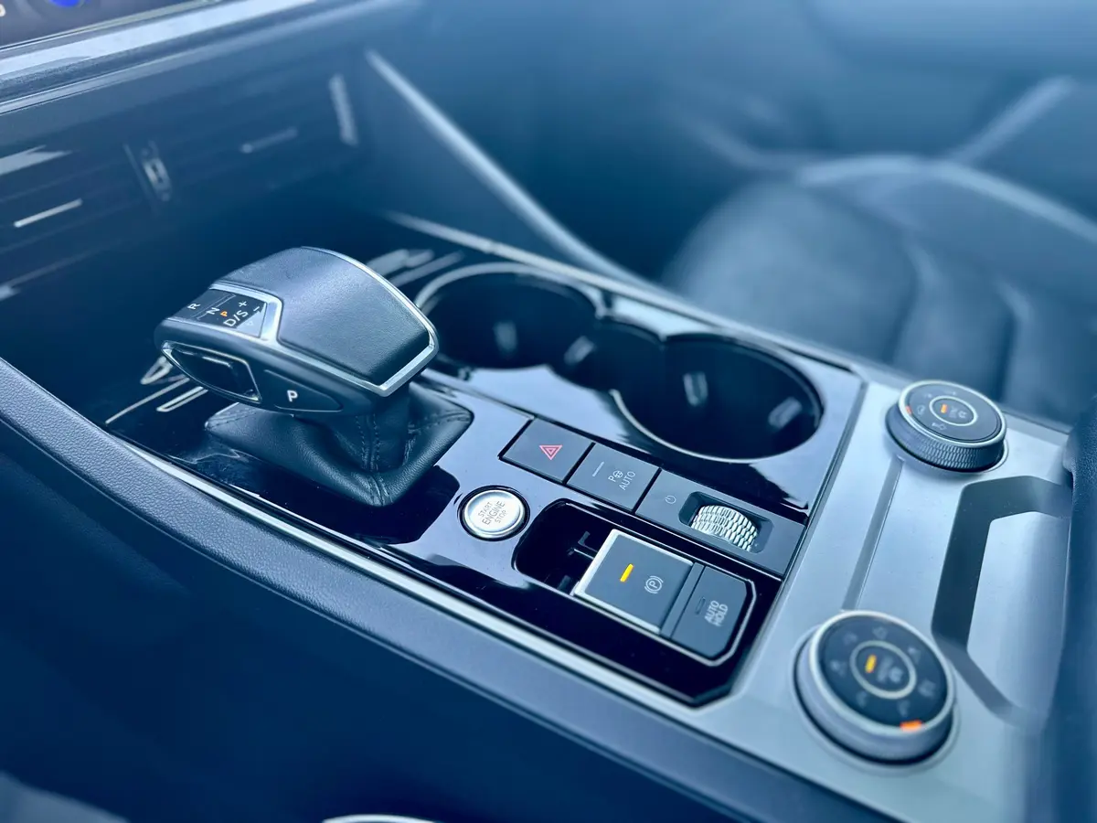 Volkswagen Touareg 3.0 V6 Hybrid 4Motion - 16