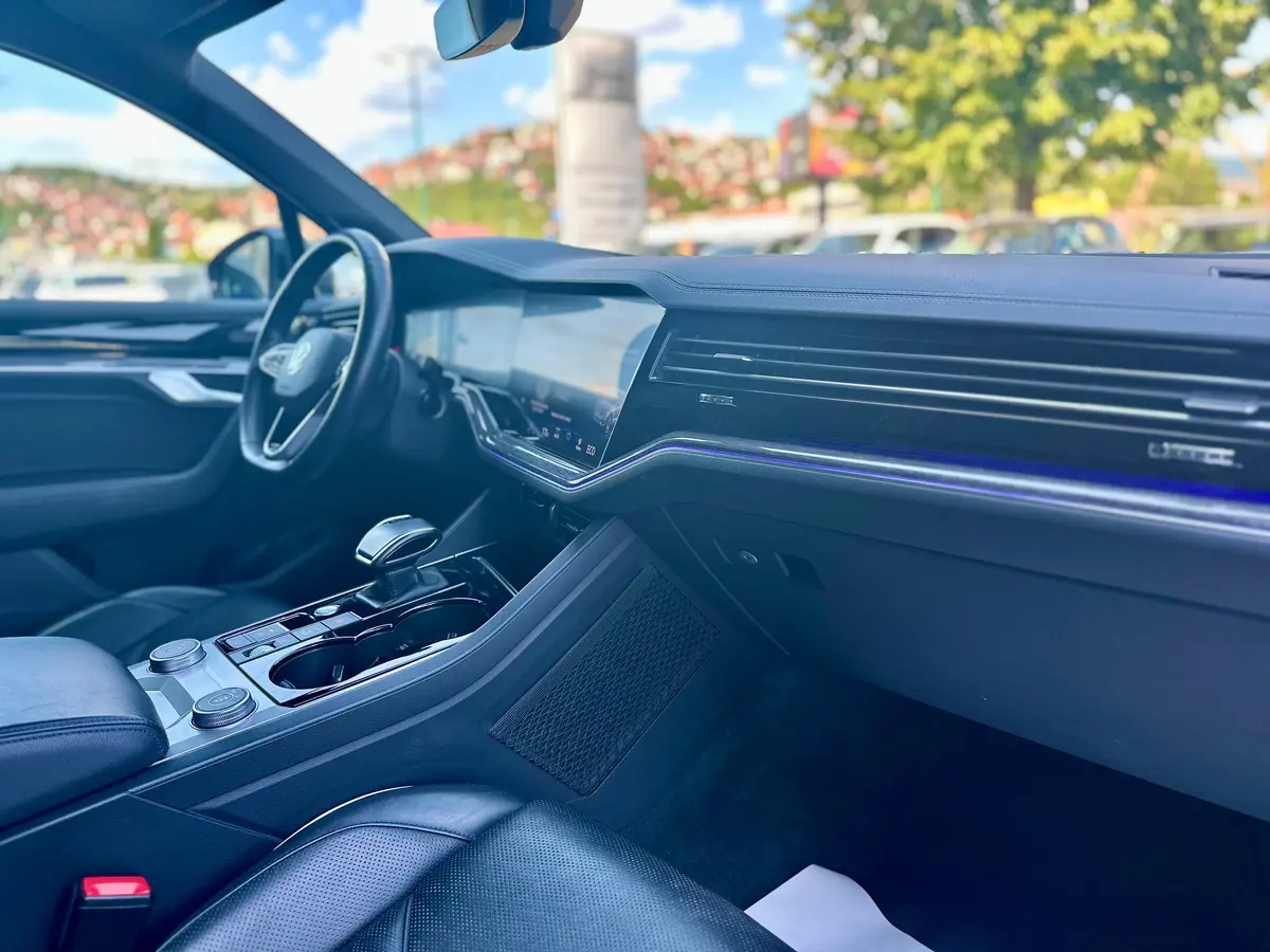 Volkswagen Touareg 3.0 V6 Hybrid 4Motion - 18