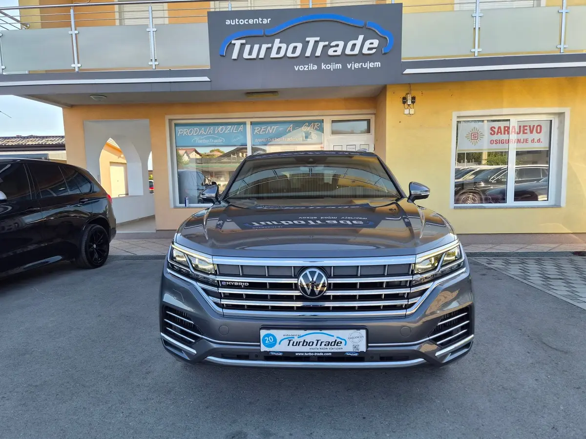 Volkswagen Touareg 3.0 V6 Hybrid 4Motion - 2