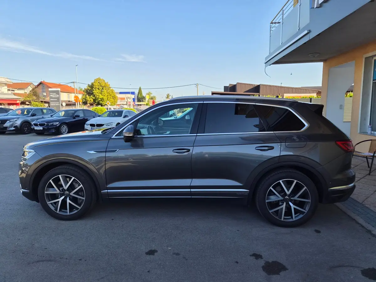 Volkswagen Touareg 3.0 V6 Hybrid 4Motion - 4