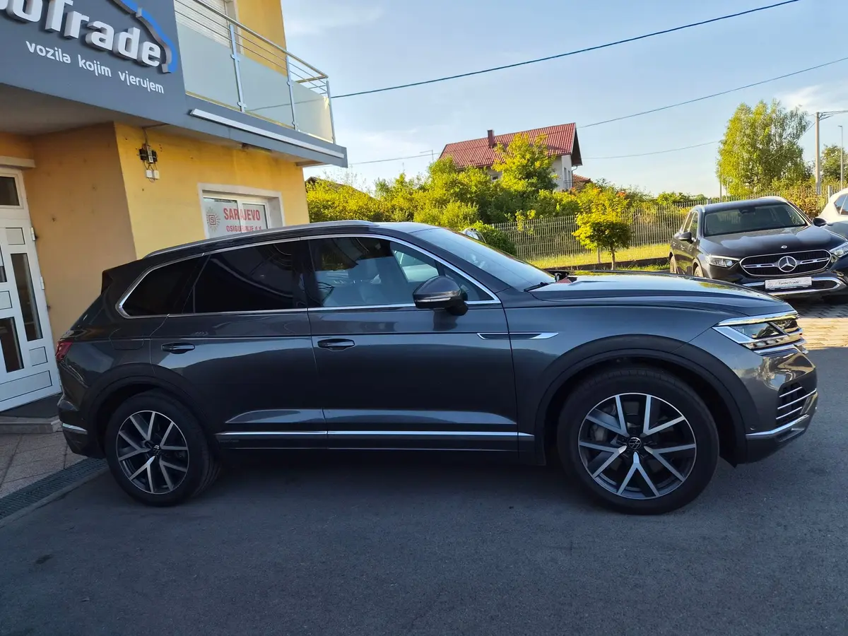Volkswagen Touareg 3.0 V6 Hybrid 4Motion - 5