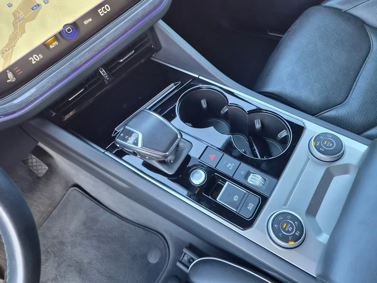 Volkswagen Touareg 3.0 V6 Hybrid 4Motion - 15