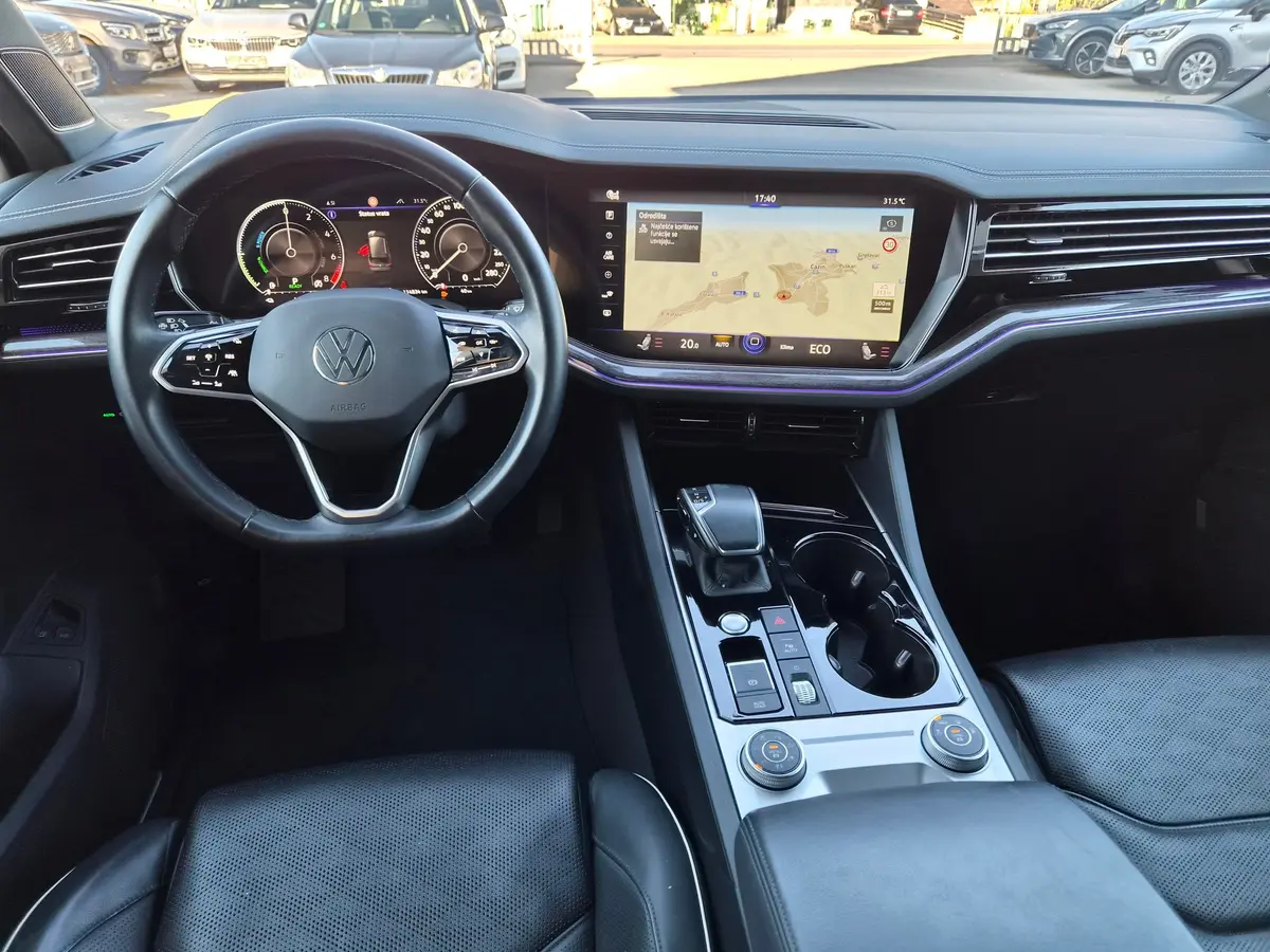 Volkswagen Touareg 3.0 V6 Hybrid 4Motion - 16
