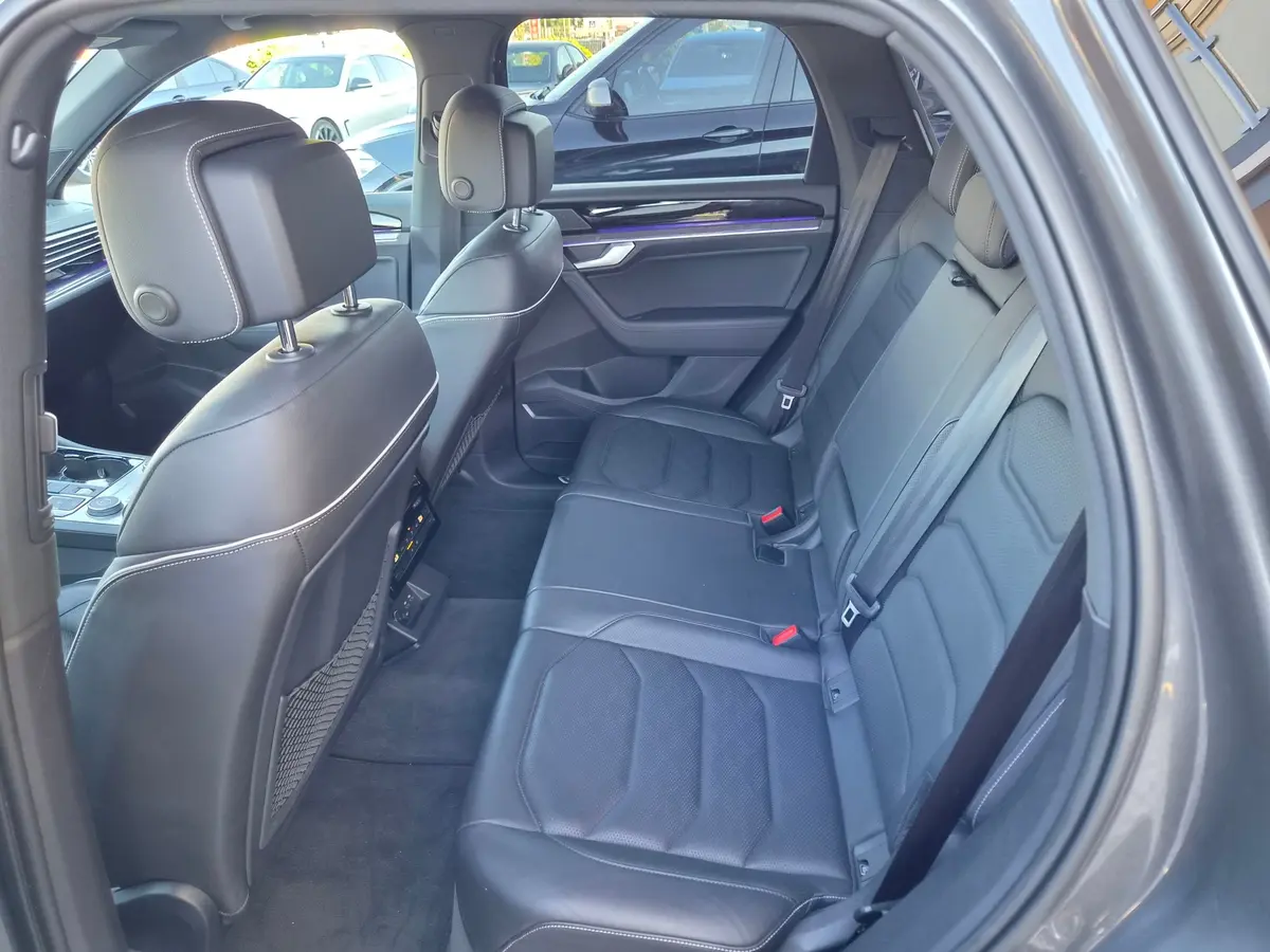 Volkswagen Touareg 3.0 V6 Hybrid 4Motion - 18