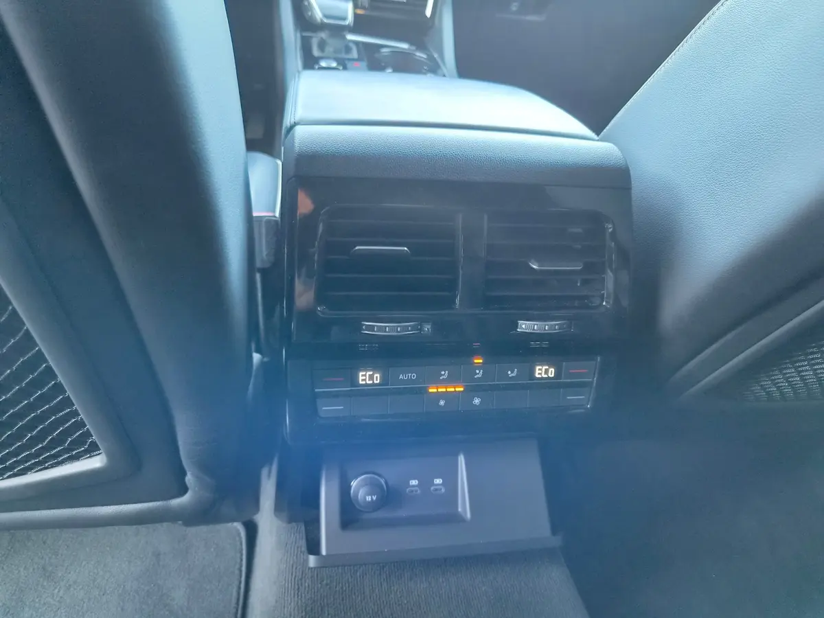 Volkswagen Touareg 3.0 V6 Hybrid 4Motion - 20