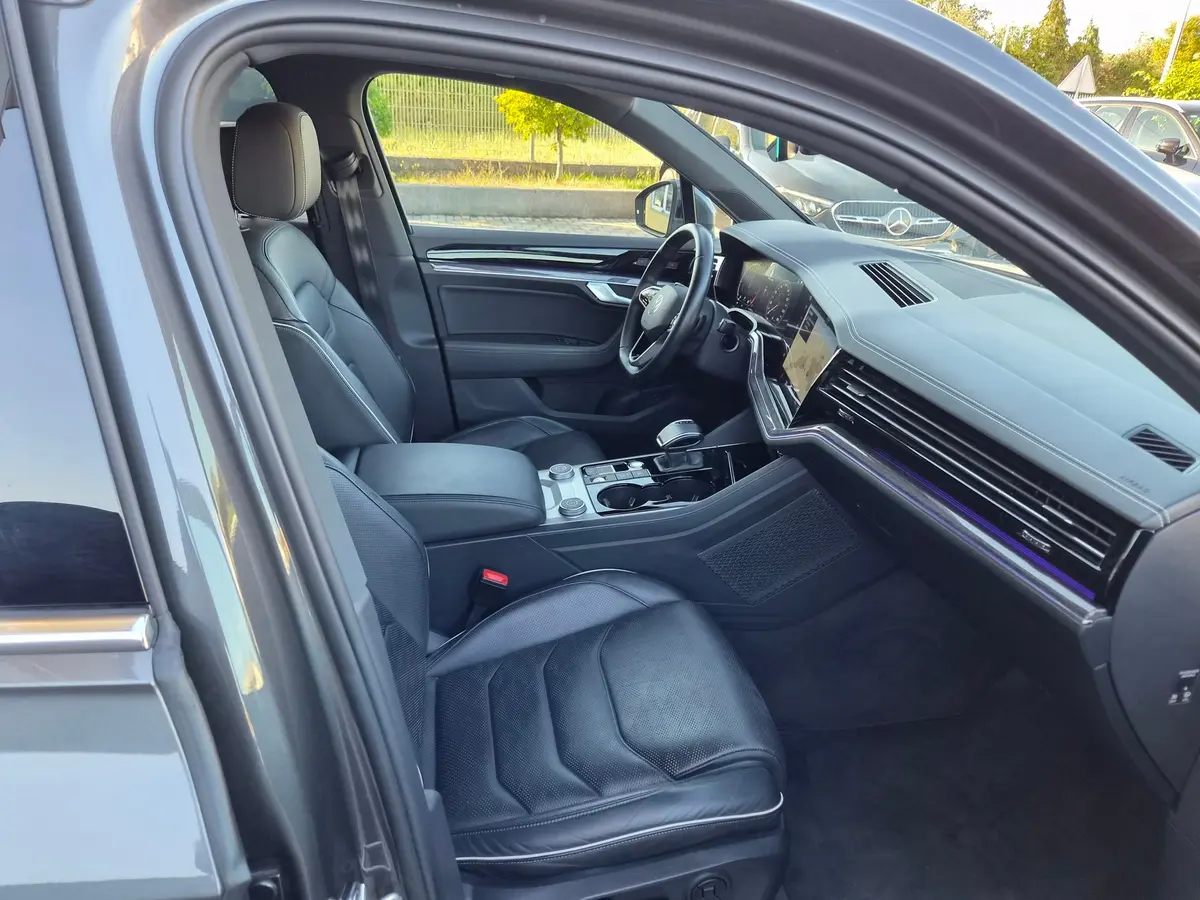 Volkswagen Touareg 3.0 V6 Hybrid 4Motion - 21