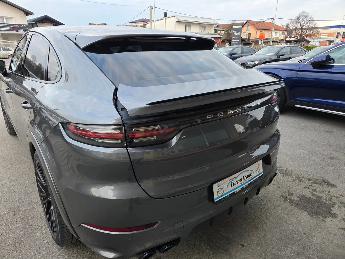 Porsche Cayenne Coupe 3.0 V6  - 9