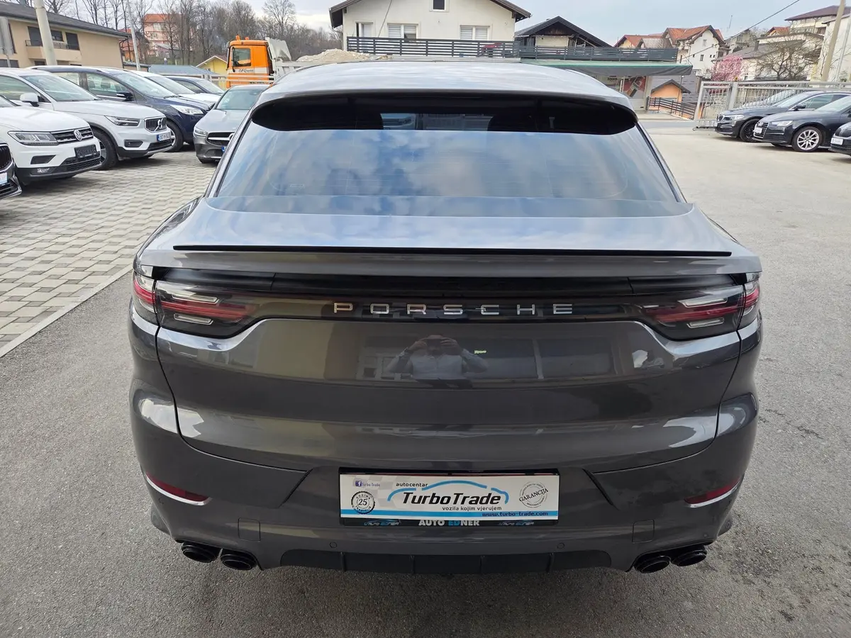 Porsche Cayenne Coupe 3.0 V6  - 11