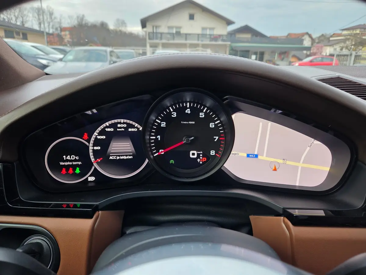 Porsche Cayenne Coupe 3.0 V6  - 18
