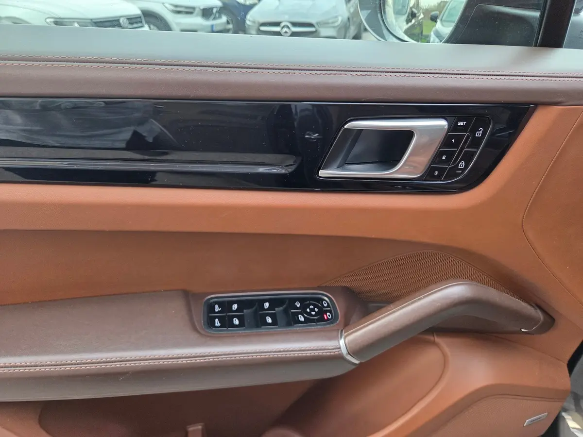 Porsche Cayenne Coupe 3.0 V6  - 21