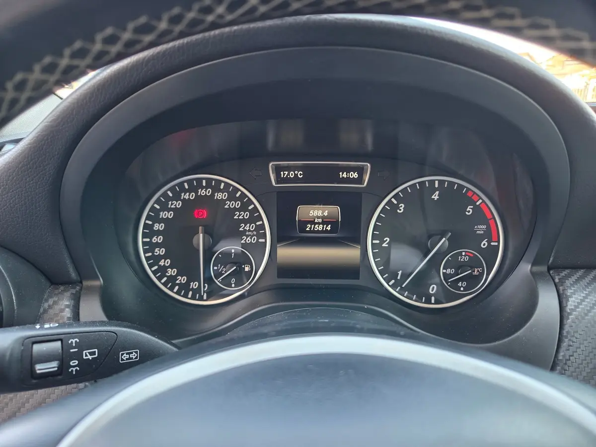 Mercedes-Benz GLA 200 CDI  - 18