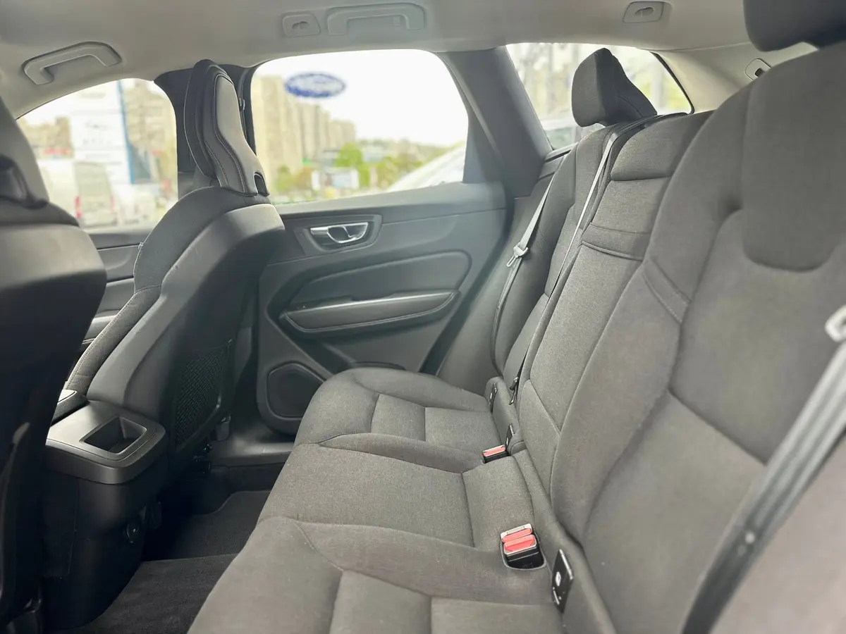 VOLVO XC60 B4 AWD FACELIFT - 18