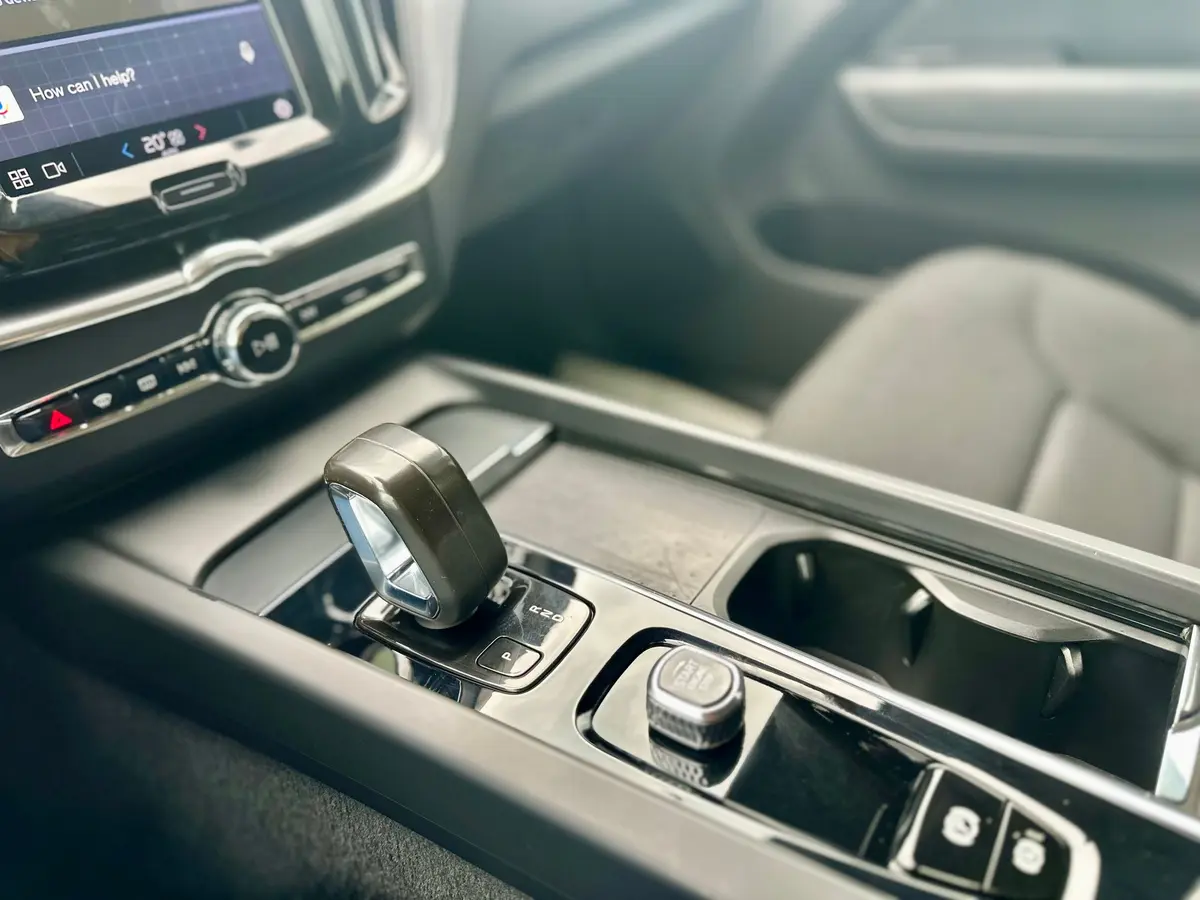 VOLVO XC60 B4 AWD FACELIFT - 17