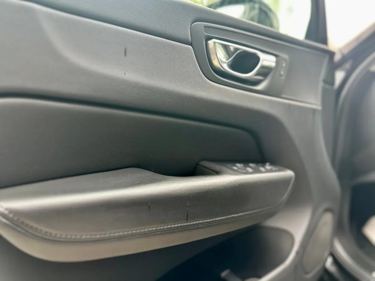VOLVO XC60 B4 AWD FACELIFT - 9
