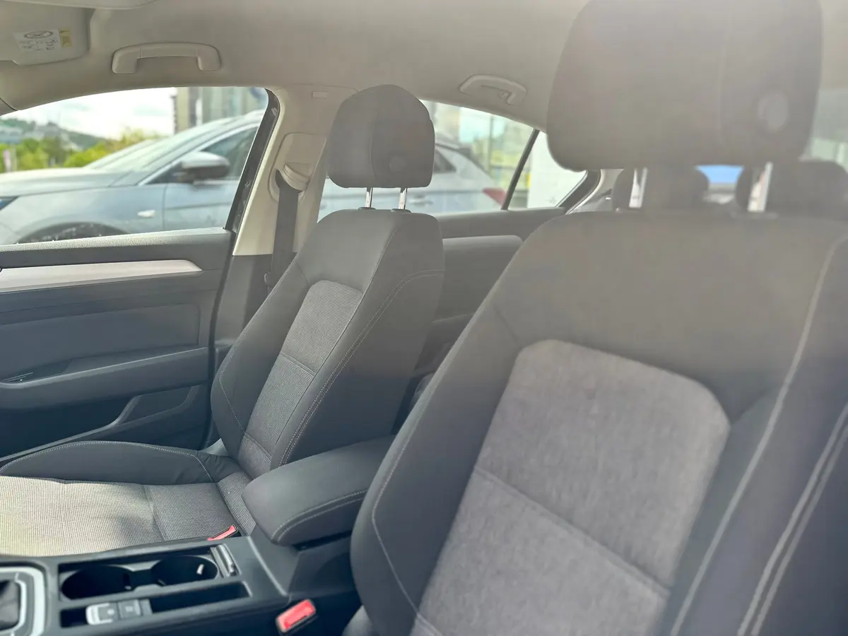 VOLKSWAGEN PASSAT 2.0TDI BLUEMOTION - 11