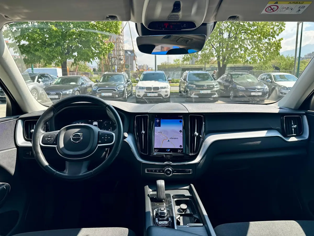 VOLVO XC60 B4 AWD - 12