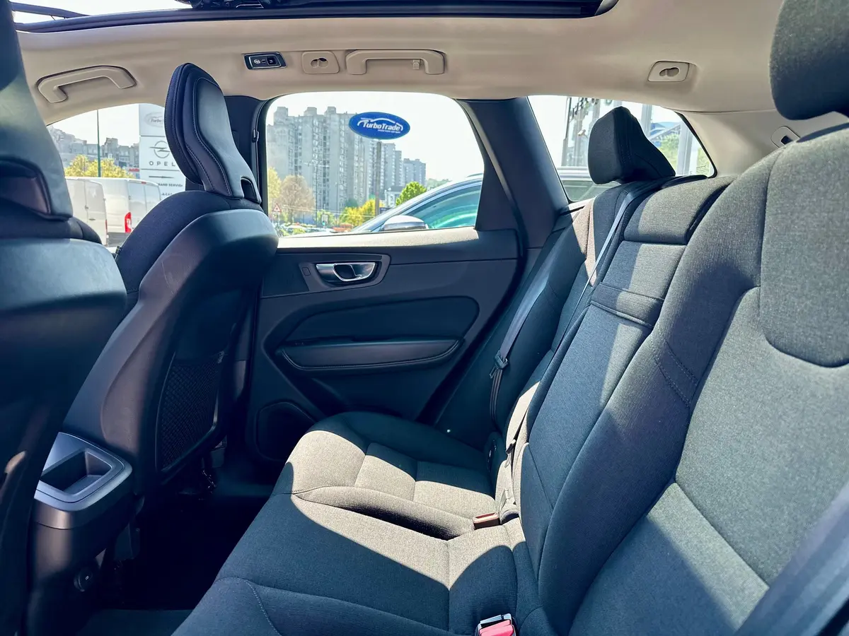 VOLVO XC60 B4 AWD - 16