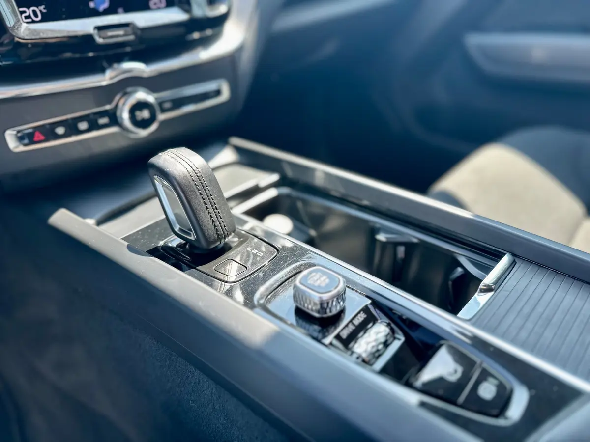VOLVO XC60 B4 AWD - 15