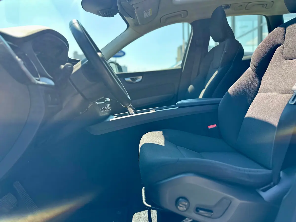 VOLVO XC60 B4 AWD - 10