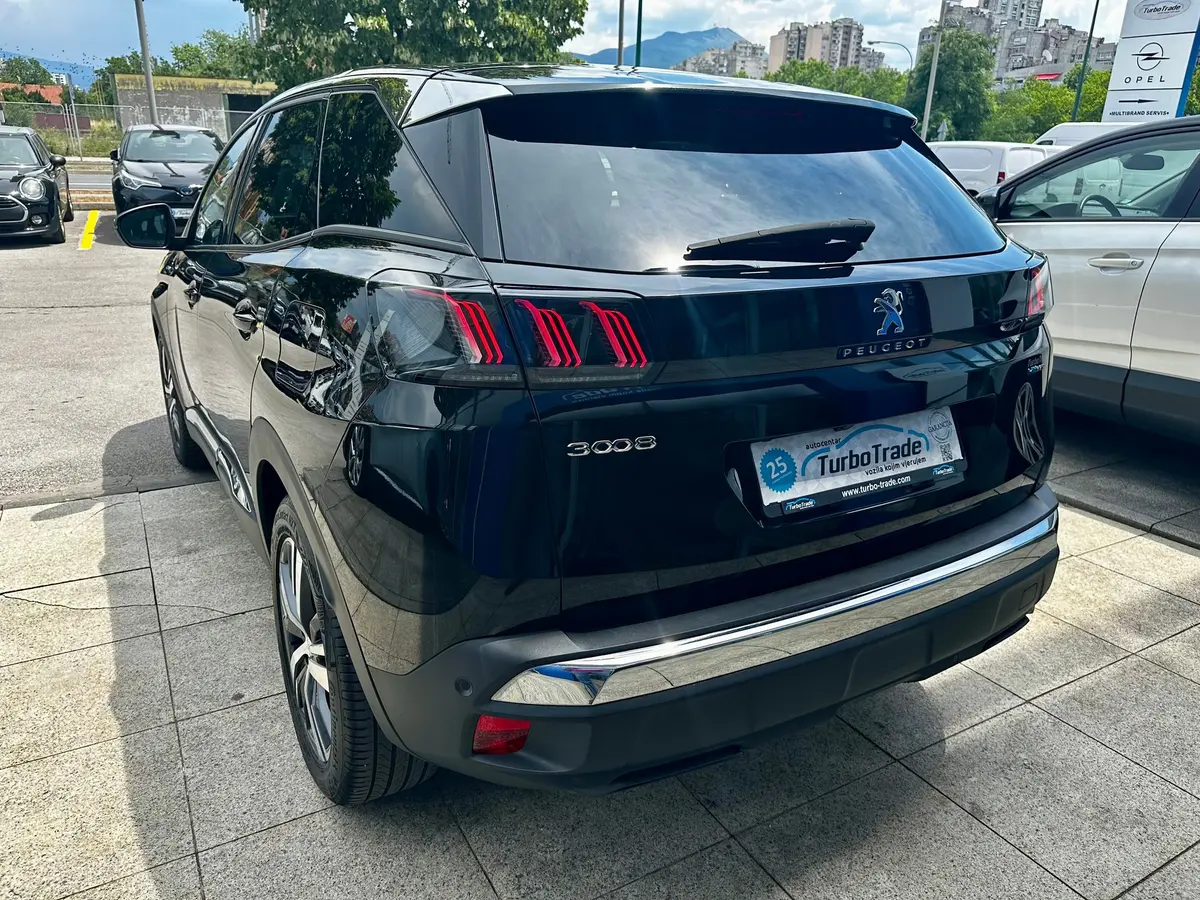 PEUGEOT 3008 HYBRID 225 E-EAT8 ALLURE - 6