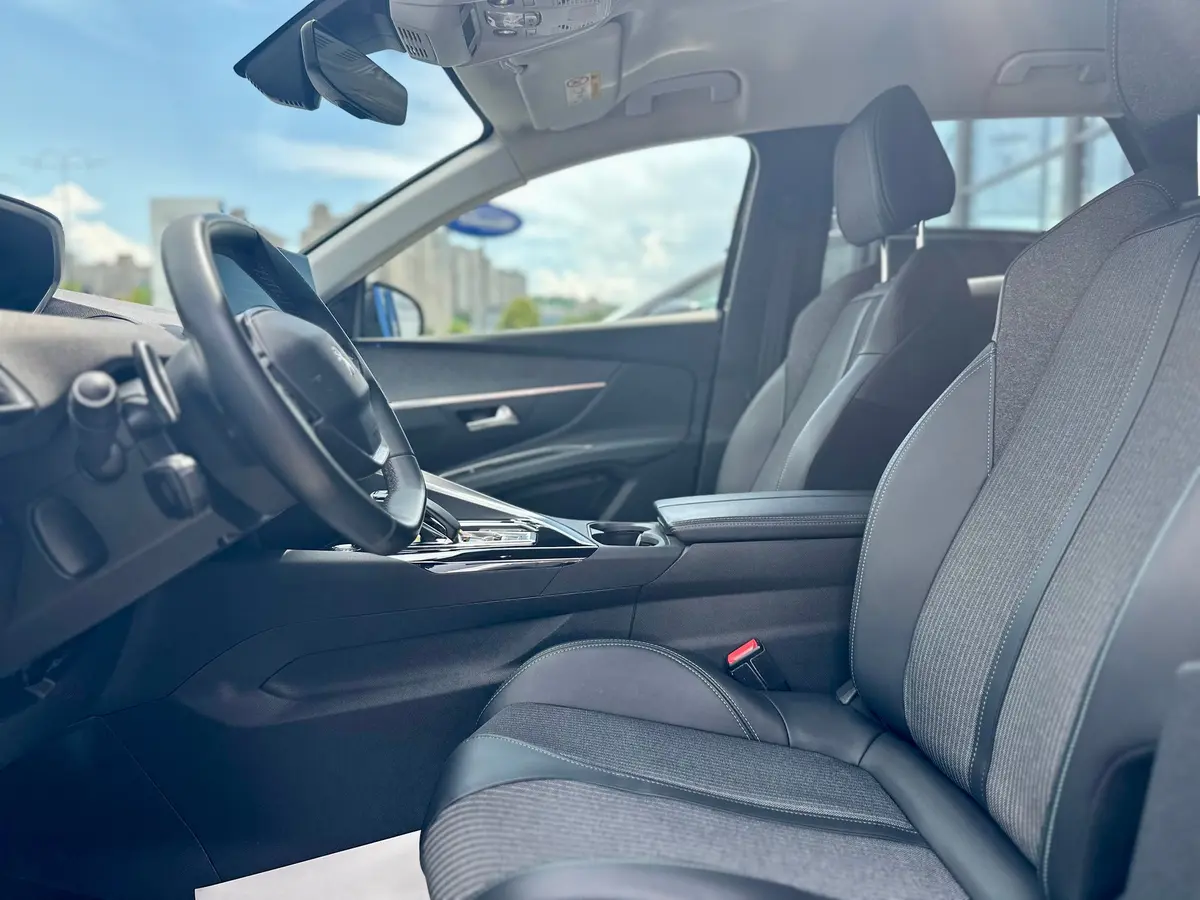 PEUGEOT 3008 HYBRID 225 E-EAT8 ALLURE - 11