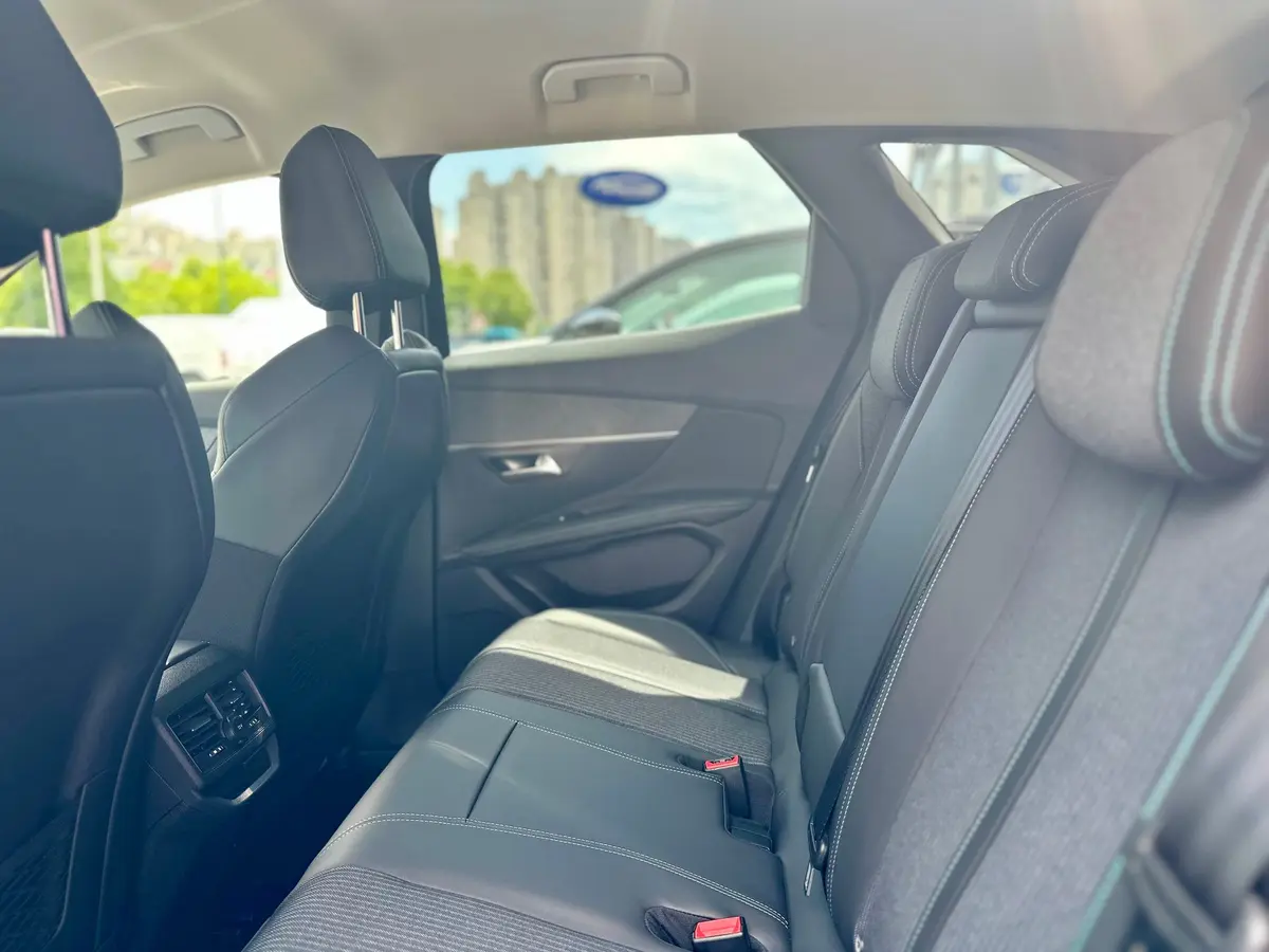 PEUGEOT 3008 HYBRID 225 E-EAT8 ALLURE - 18