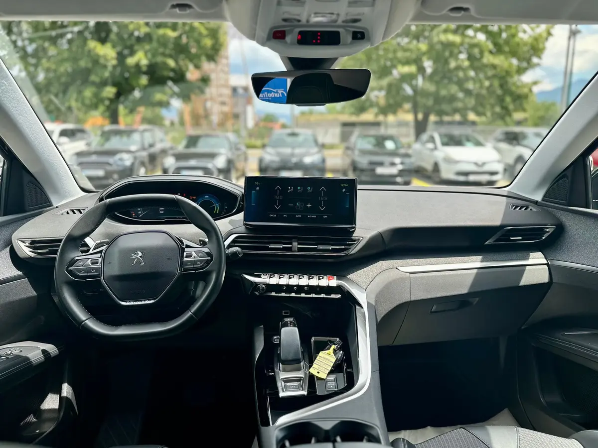 PEUGEOT 3008 HYBRID 225 E-EAT8 ALLURE - 13