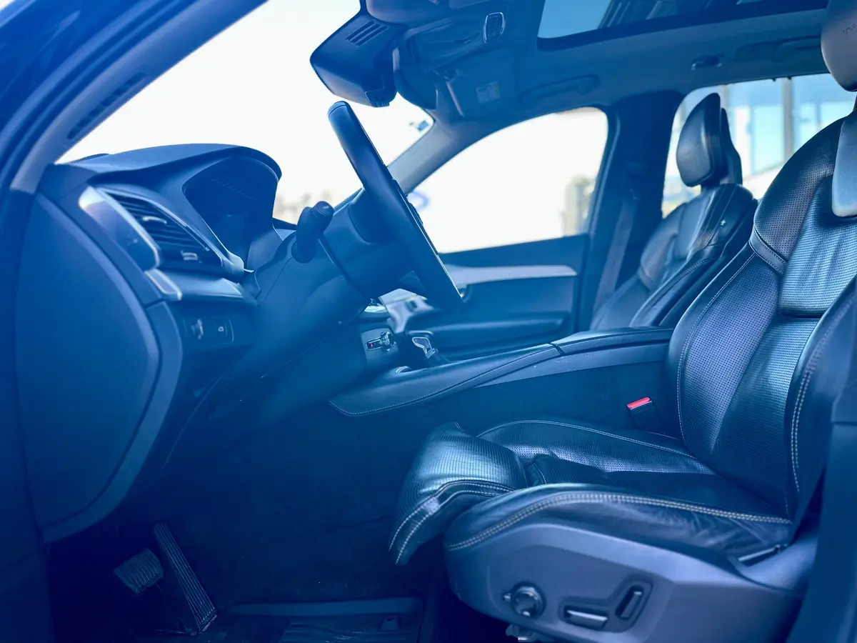 VOLVO XC90 D5 AWD INSCRIPTION - 11