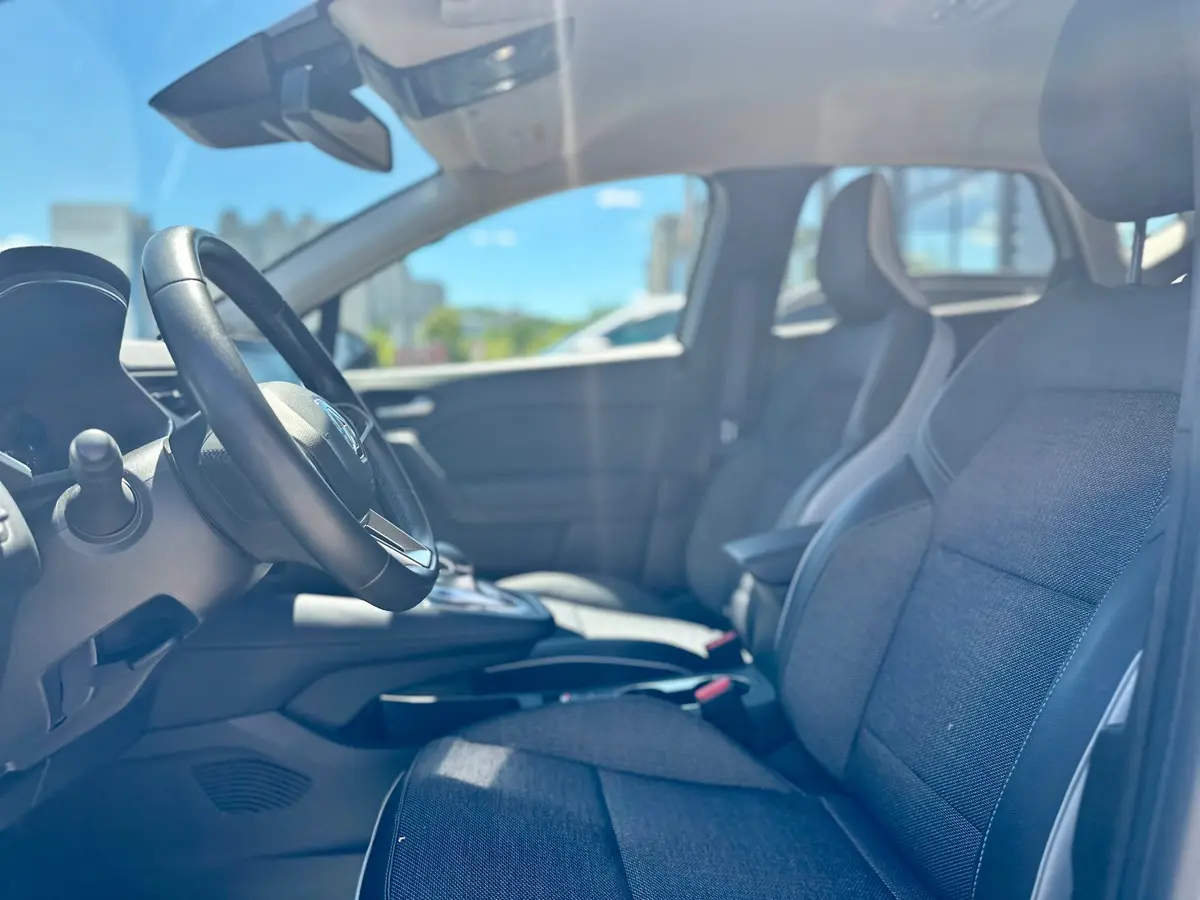 RENAULT CAPTUR 1.6 PHEV E-TECH - 9