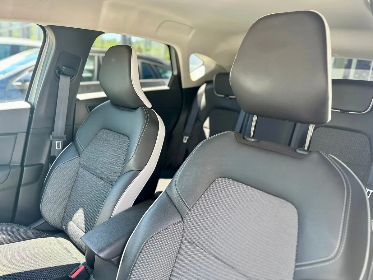 RENAULT CAPTUR 1.6 PHEV E-TECH - 10