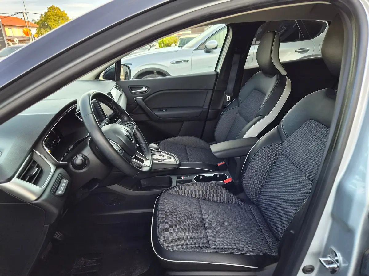 RENAULT CAPTUR 1.6 PHEV E-TECH - 9