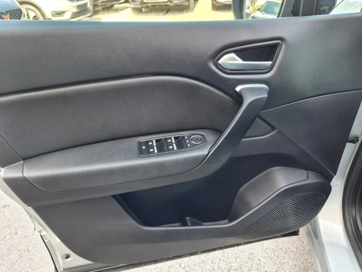 RENAULT CAPTUR 1.6 PHEV E-TECH - 10