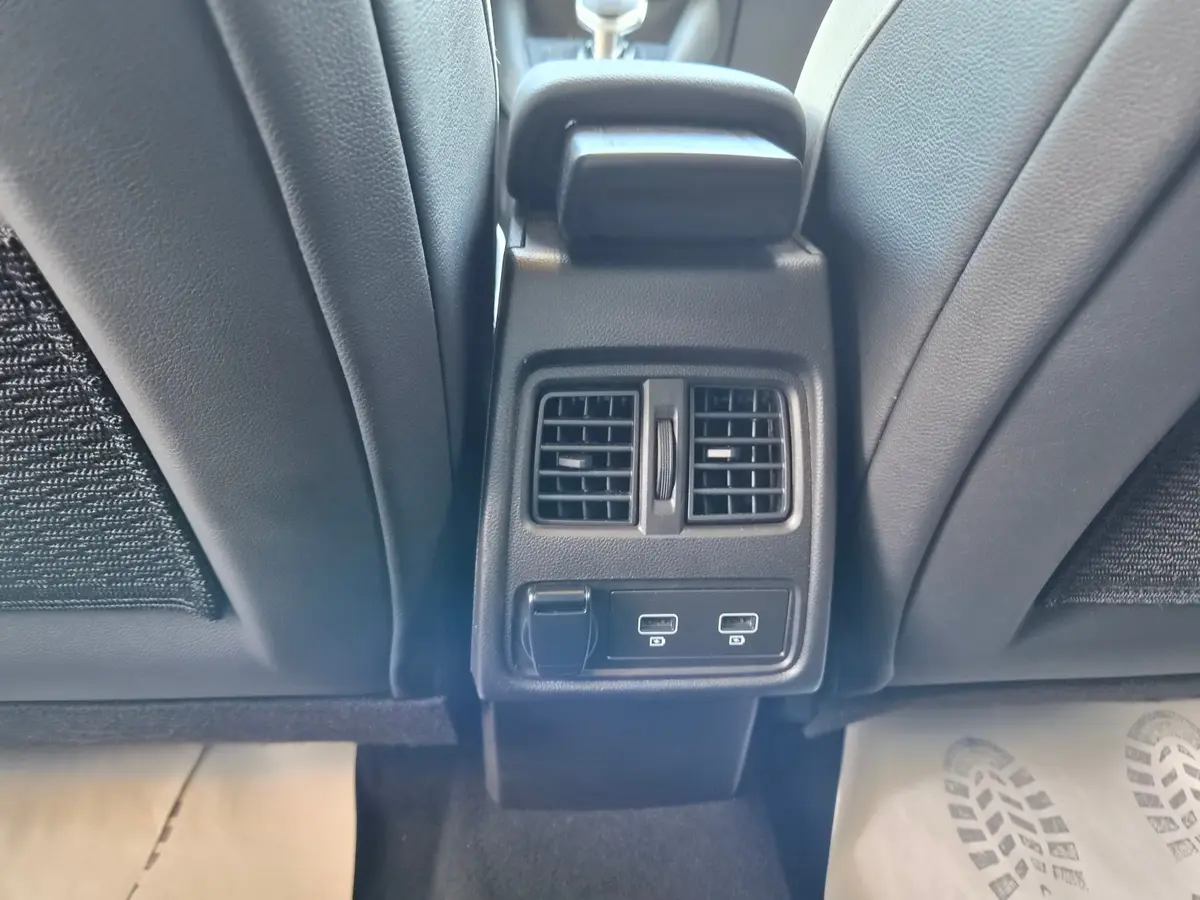 RENAULT CAPTUR 1.6 PHEV E-TECH - 12