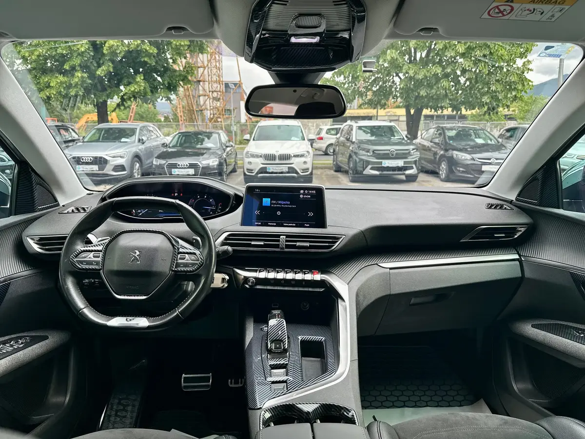 PEUGEOT 3008 1.5HDI AUT - 11